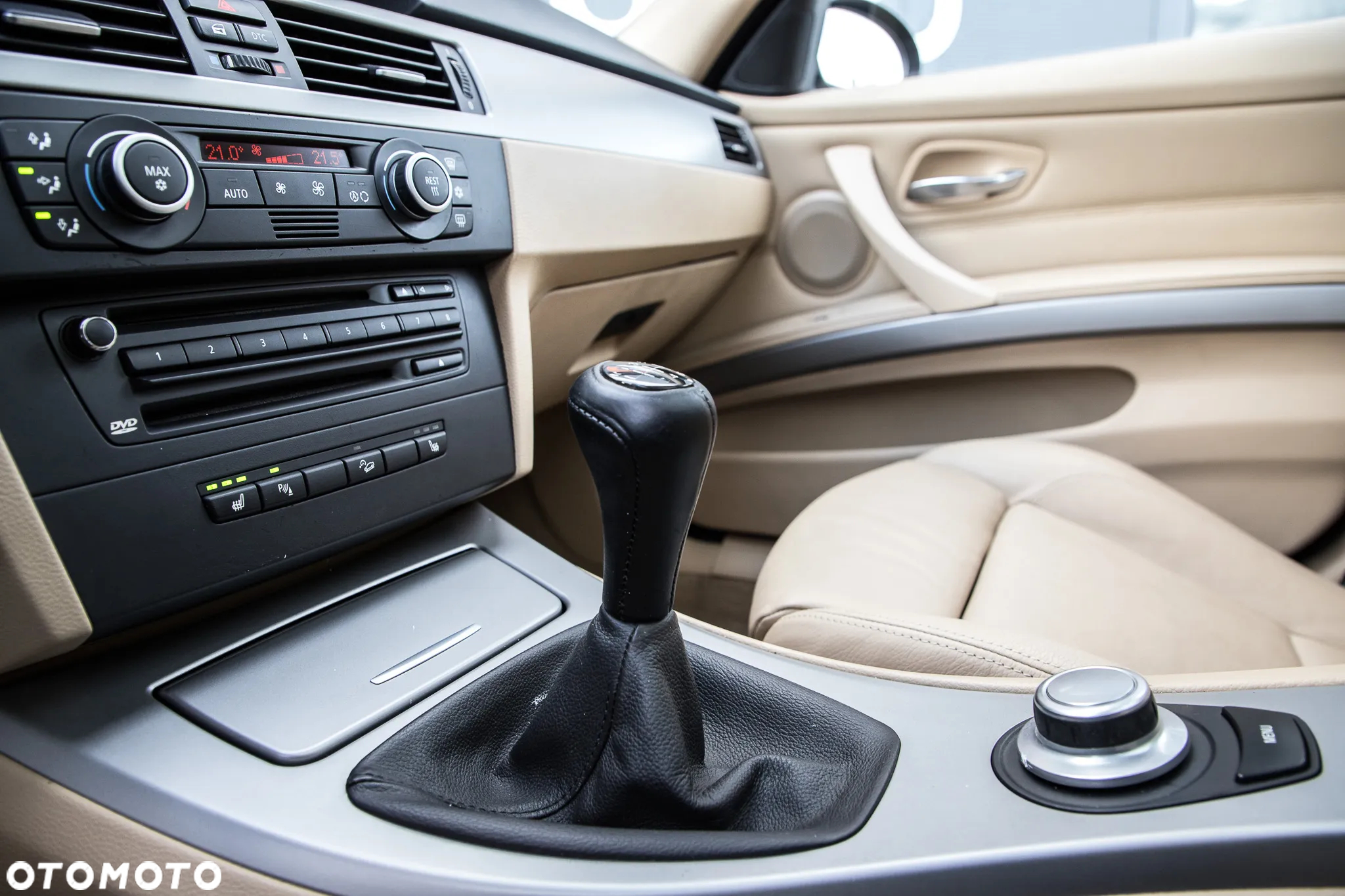 BMW Seria 3 325i xDrive Touring - 25