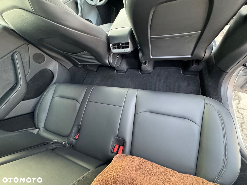 Tesla Model Y Standard - 20
