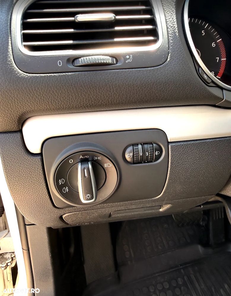 Volkswagen Golf 1.4 TSI Highline DSG - 25