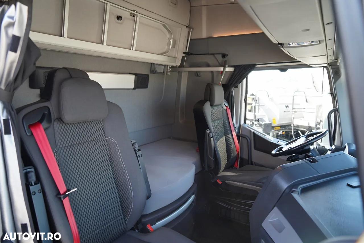 Renault T 440 / 6X2 / SOLO / CORTINĂ 9.5 M / I-PARK COOL / RIDICABIL / JANTE DIN ALIAJ / PUNȚĂ RIDICABILĂ - 34