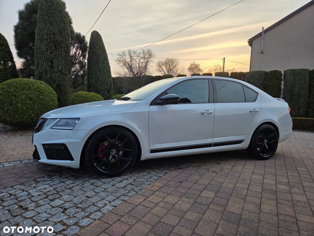 Skoda Octavia 2.0 TDI RS Challenge DSG - 13