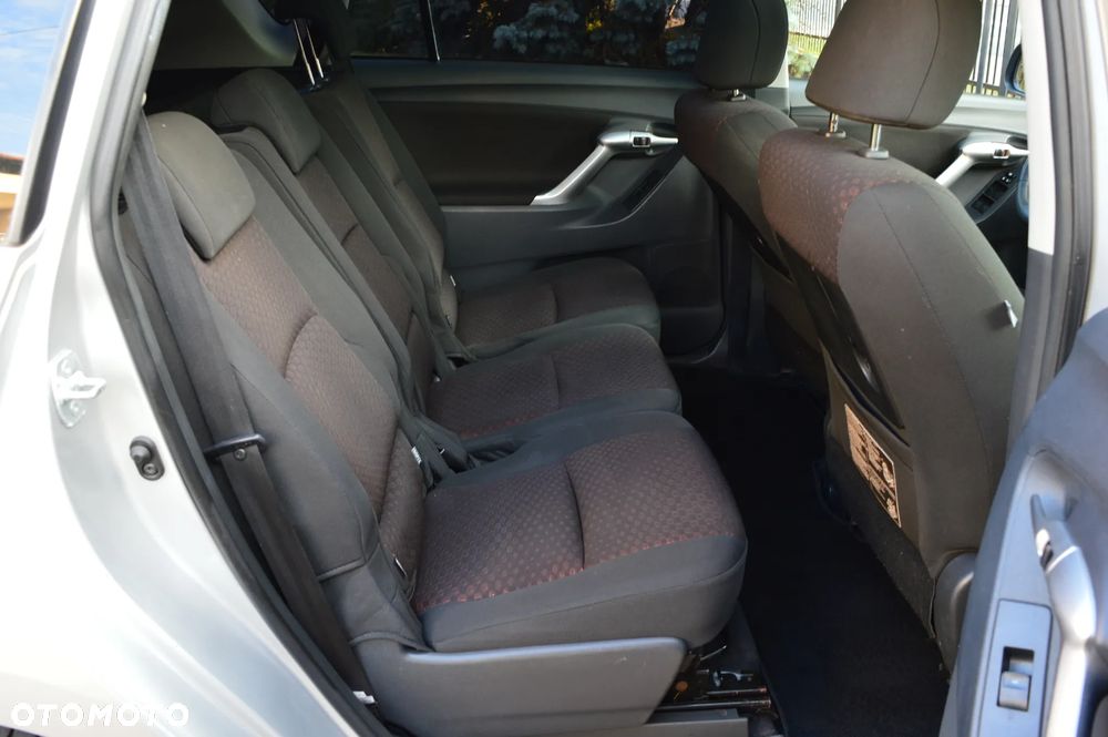 Toyota Verso 1.8 Premium 7os - 21