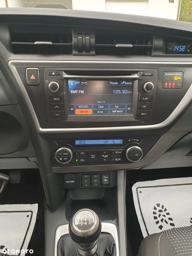 Toyota Auris 1.6 Executive - 22