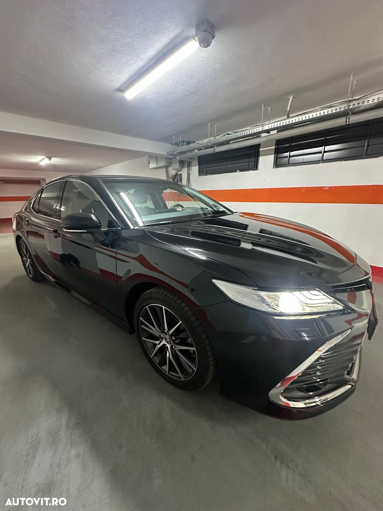 Toyota Camry - 1