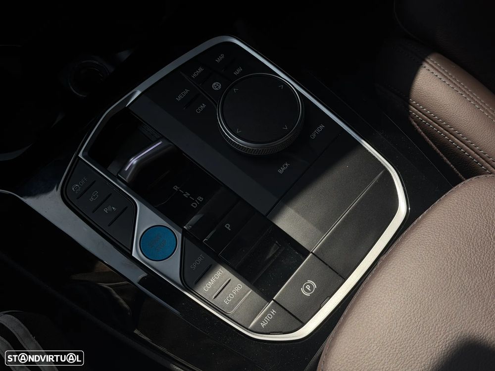 BMW iX3 M Sport Impressive - 12