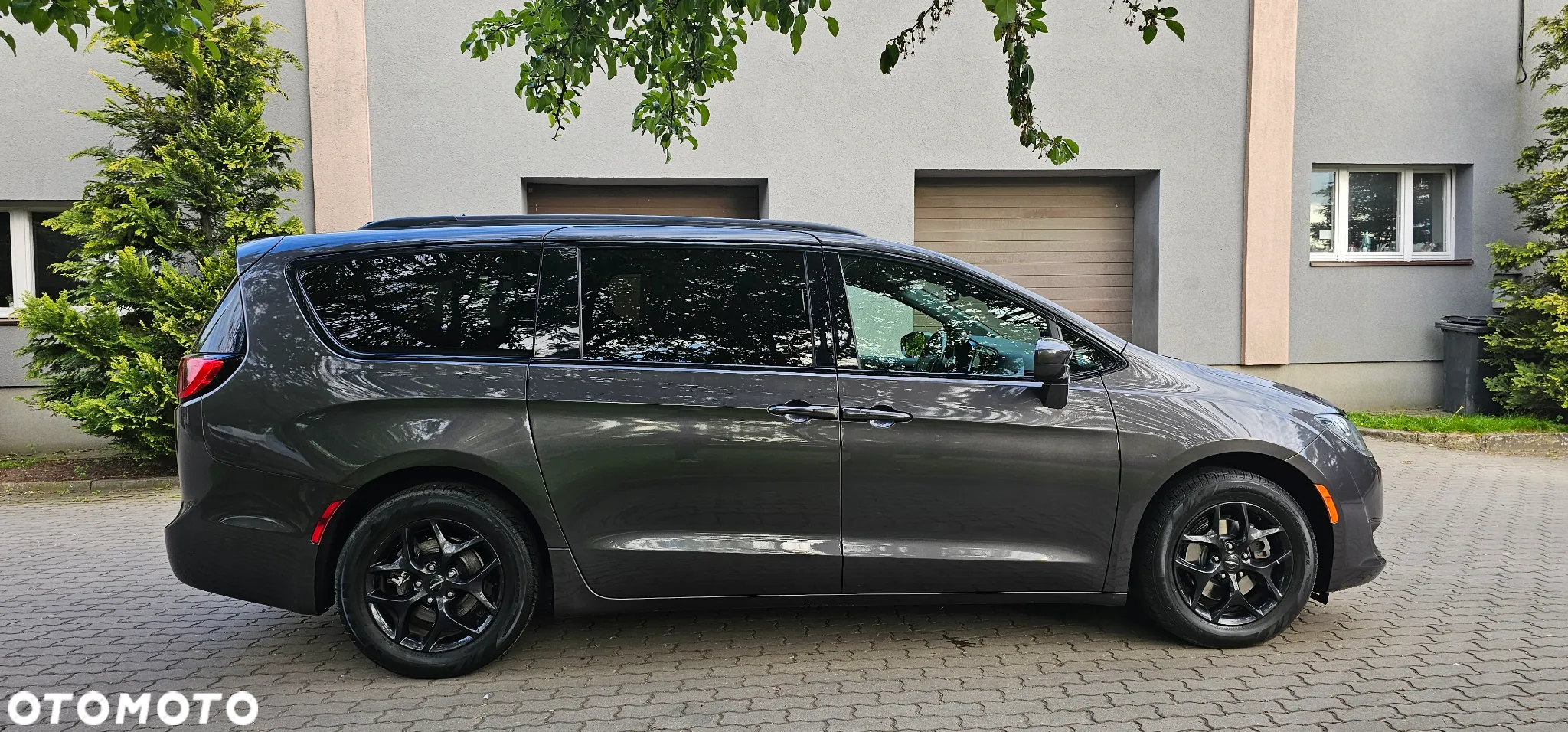Chrysler Pacifica - 8