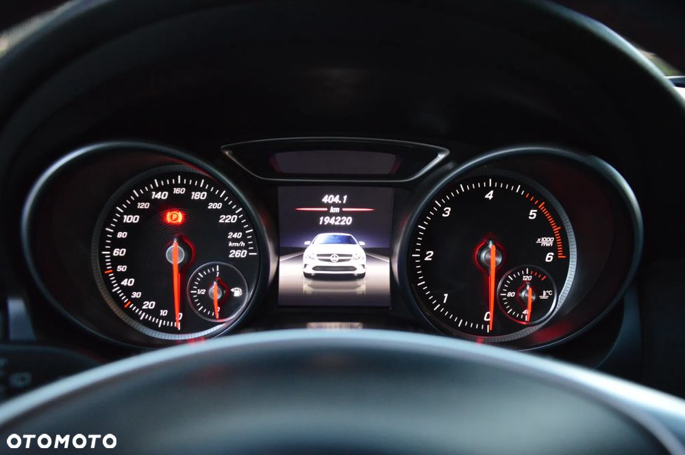 Mercedes-Benz CLA 180 d AMG Line - 25