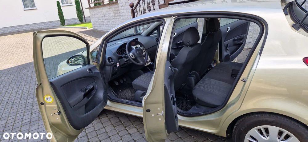 Opel Corsa 1.2 16V Cosmo - 8