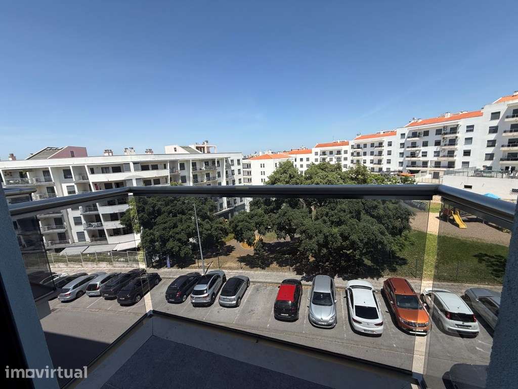 Apartamento T3 Parque Luso Corroios Box 2 Viaturas - Grande imagem: 5/26