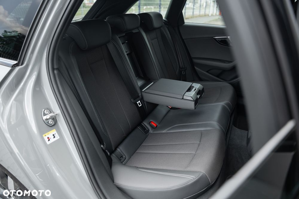 Audi A4 Avant 35 TFSI S tronic S line - 36