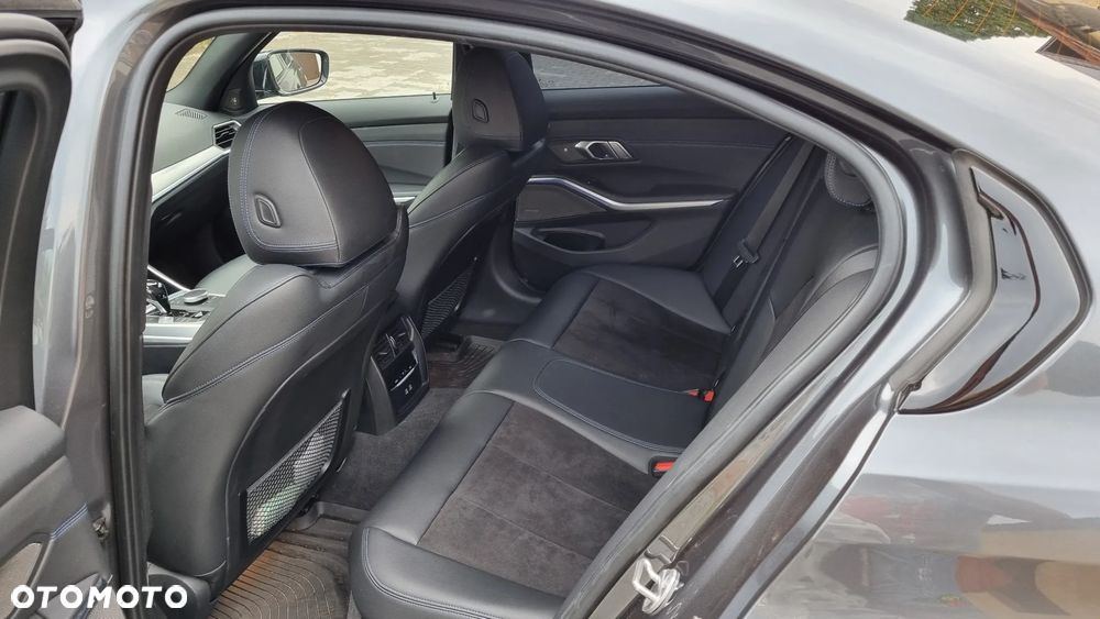 BMW Seria 3 M340i xDrive mHEV sport - 9