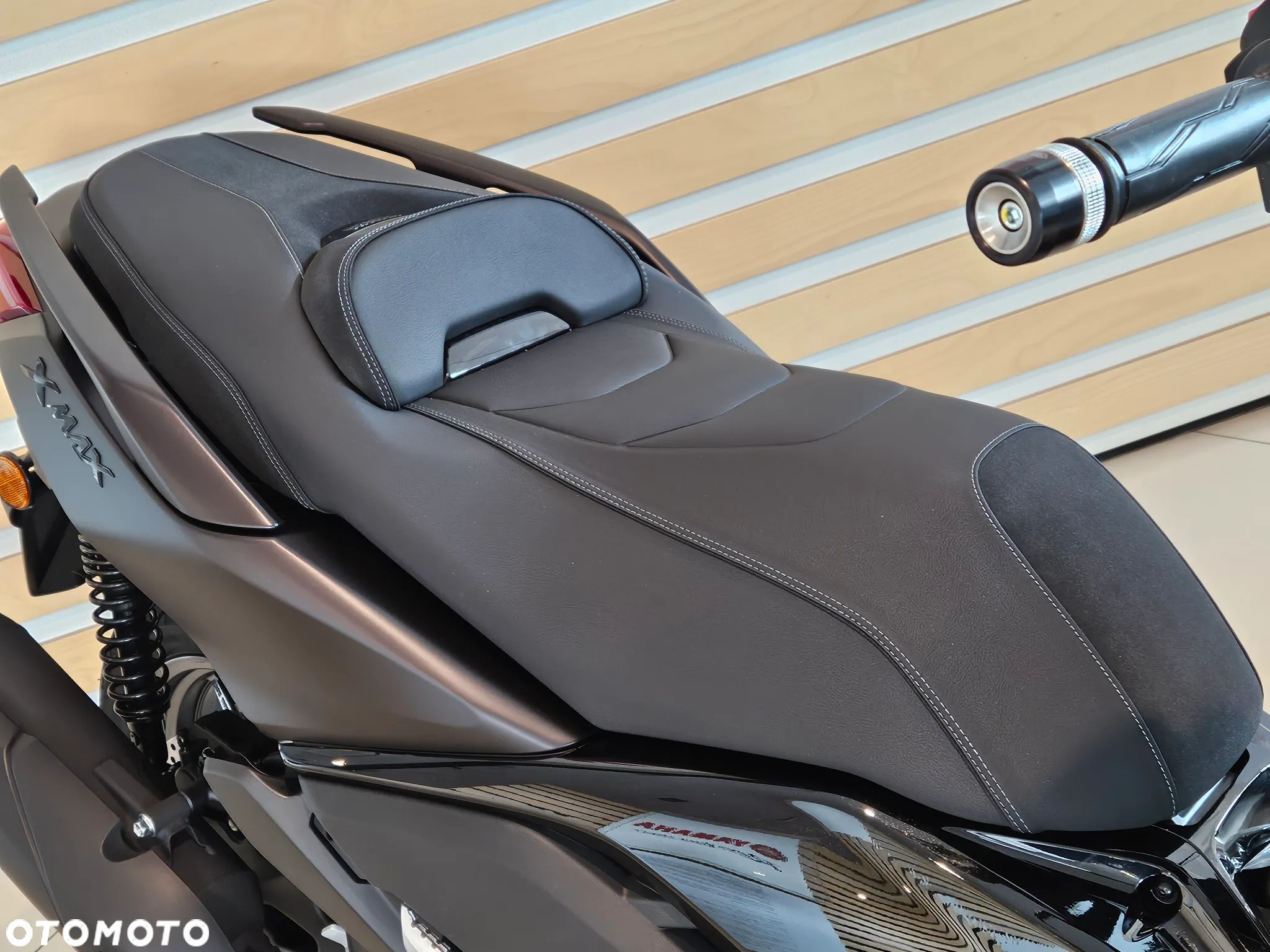 Yamaha X-max - 12