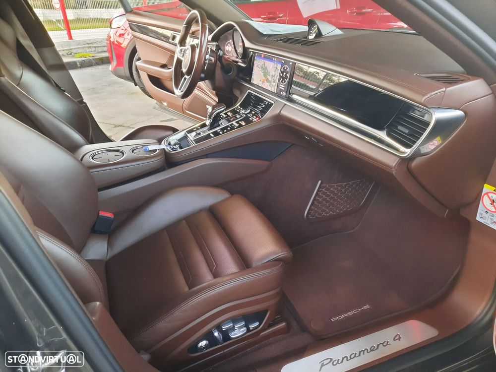 Porsche Panamera 4 E-Hybrid - 35