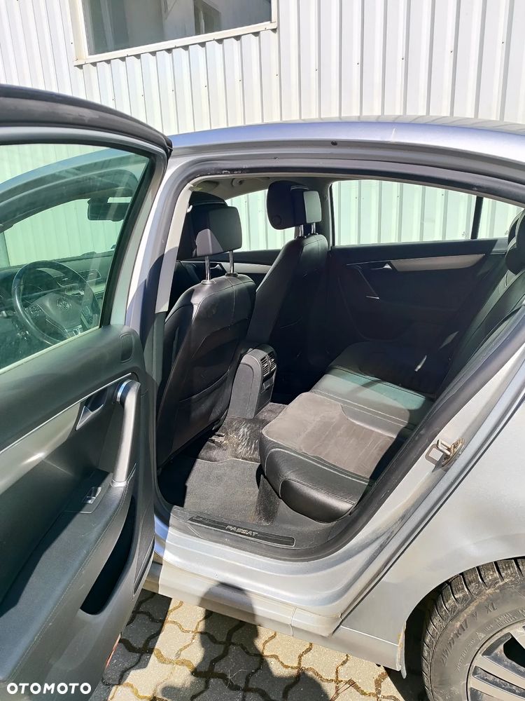 Volkswagen Passat 2.0 TDI Highline R-Style DSG - 8