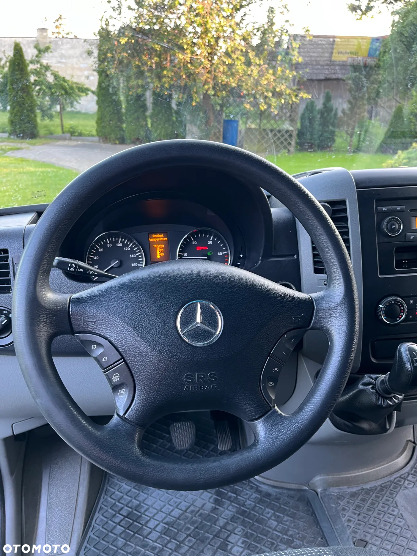 Mercedes-Benz Sprinter - 12
