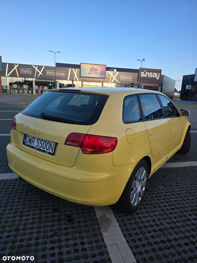 Audi A3 Sportback 1.6 FSI Ambiente - 12