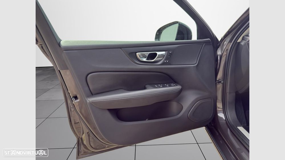 Volvo V60 2.0 T6 AWD TE Plus Dark - 11