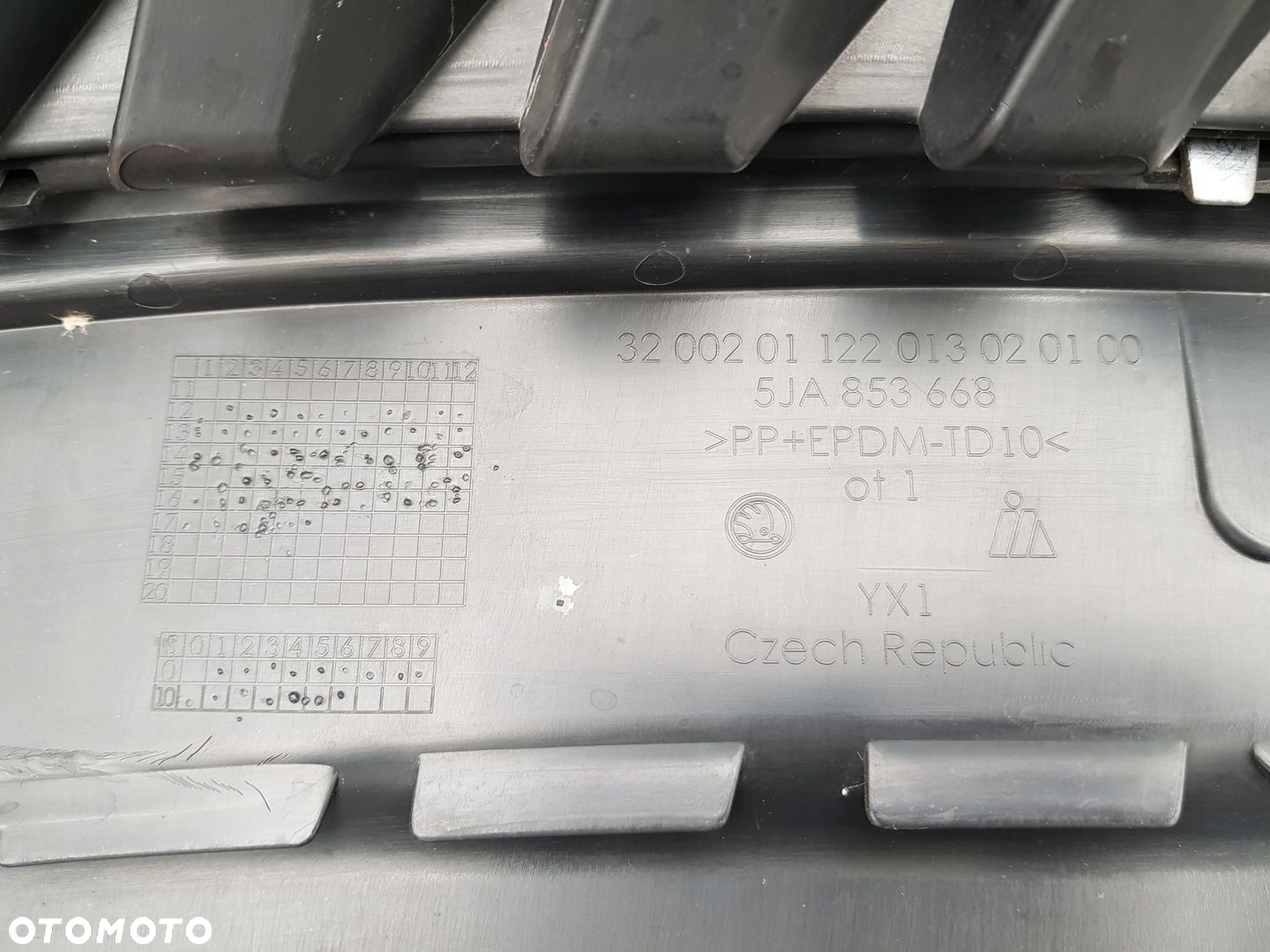 SKODA RAPID 12- ATRAPA GRILL KRATKA ZDERZAKA PRZEDNIEGO CHROM 5JA853668 - 10