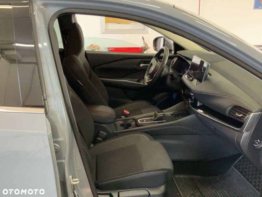 Nissan Qashqai 1.3 DIG-T MHEV N-Connecta Xtronic - 3