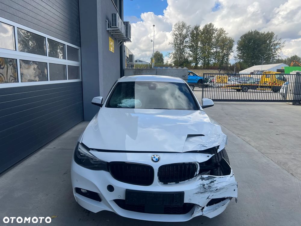 BMW Seria 3 320d xDrive M Sport - 21