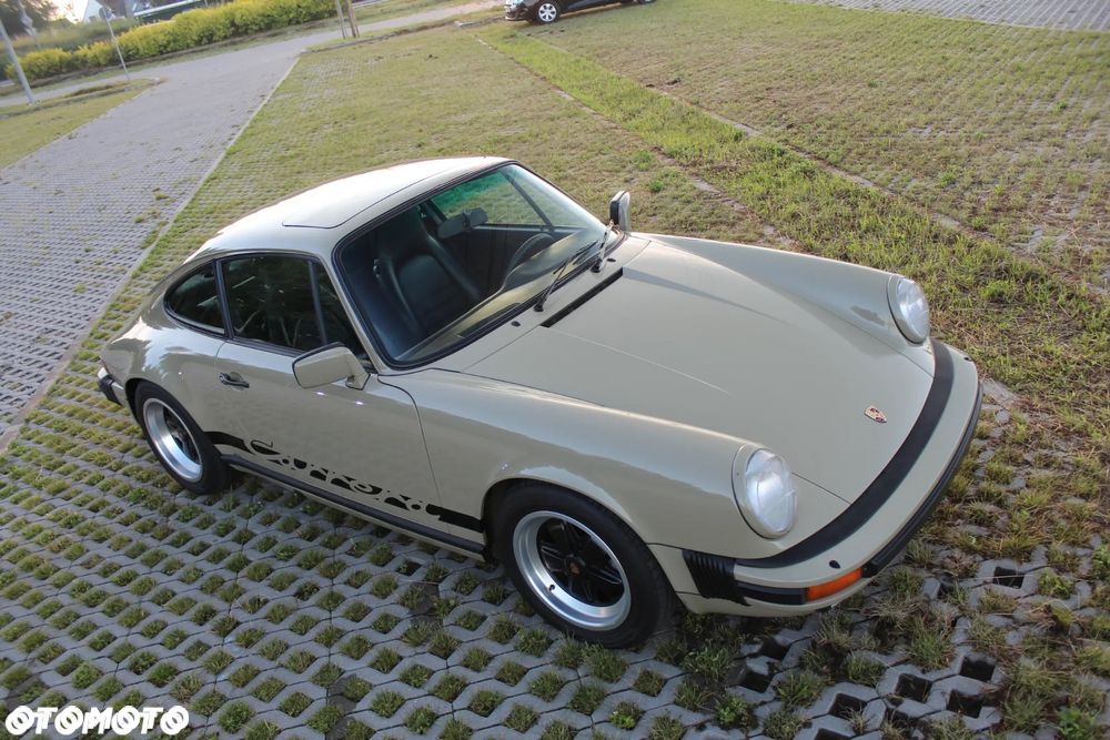 Porsche 911 Carrera 2 - 4