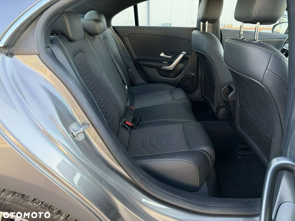 Mercedes-Benz CLA 180 7G-DCT - 18