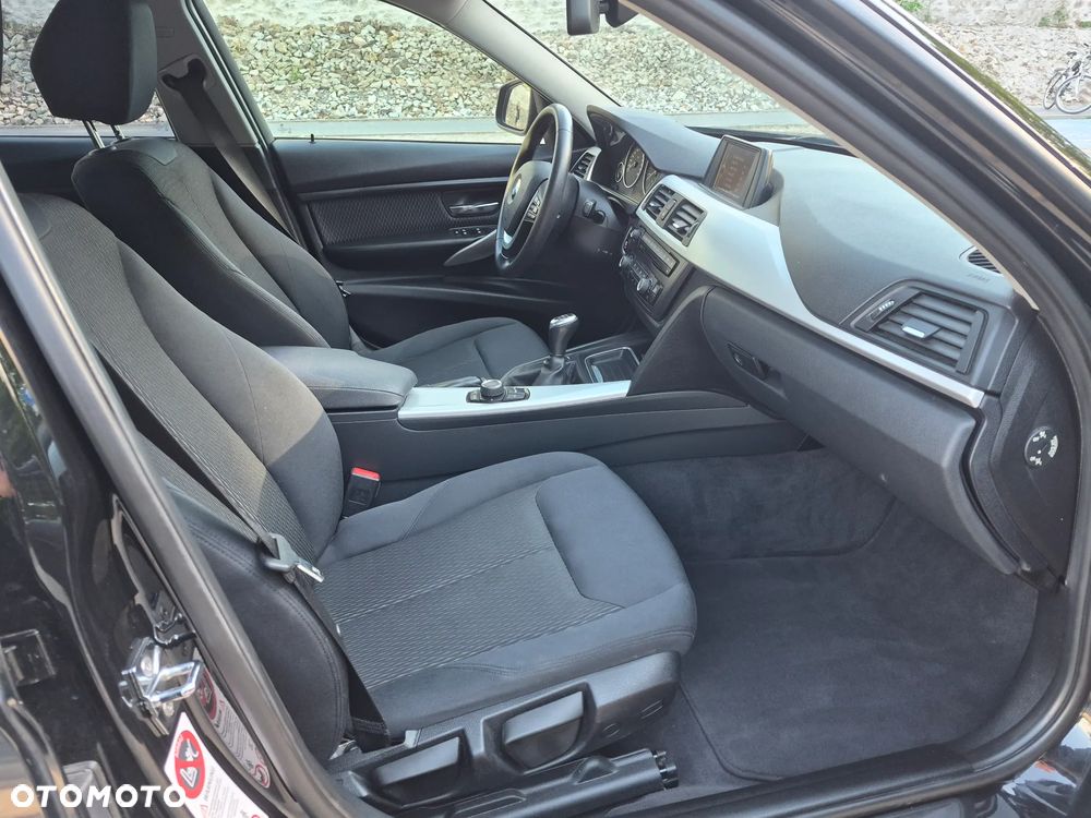 BMW Seria 3 - 12