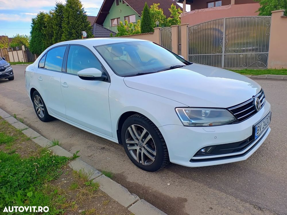 Volkswagen Jetta - 4