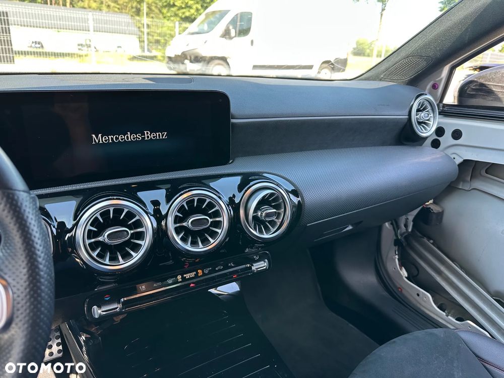 Mercedes-Benz Klasa A 180 7G-DCT - 12