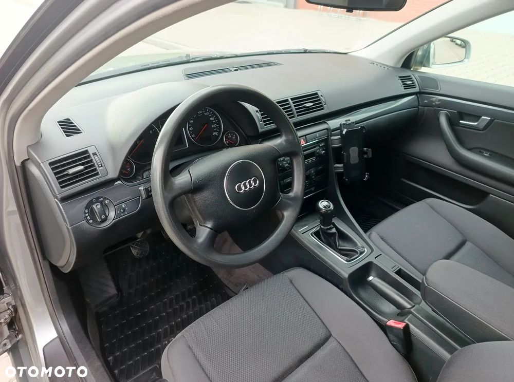 Audi A4 Limousine - 13