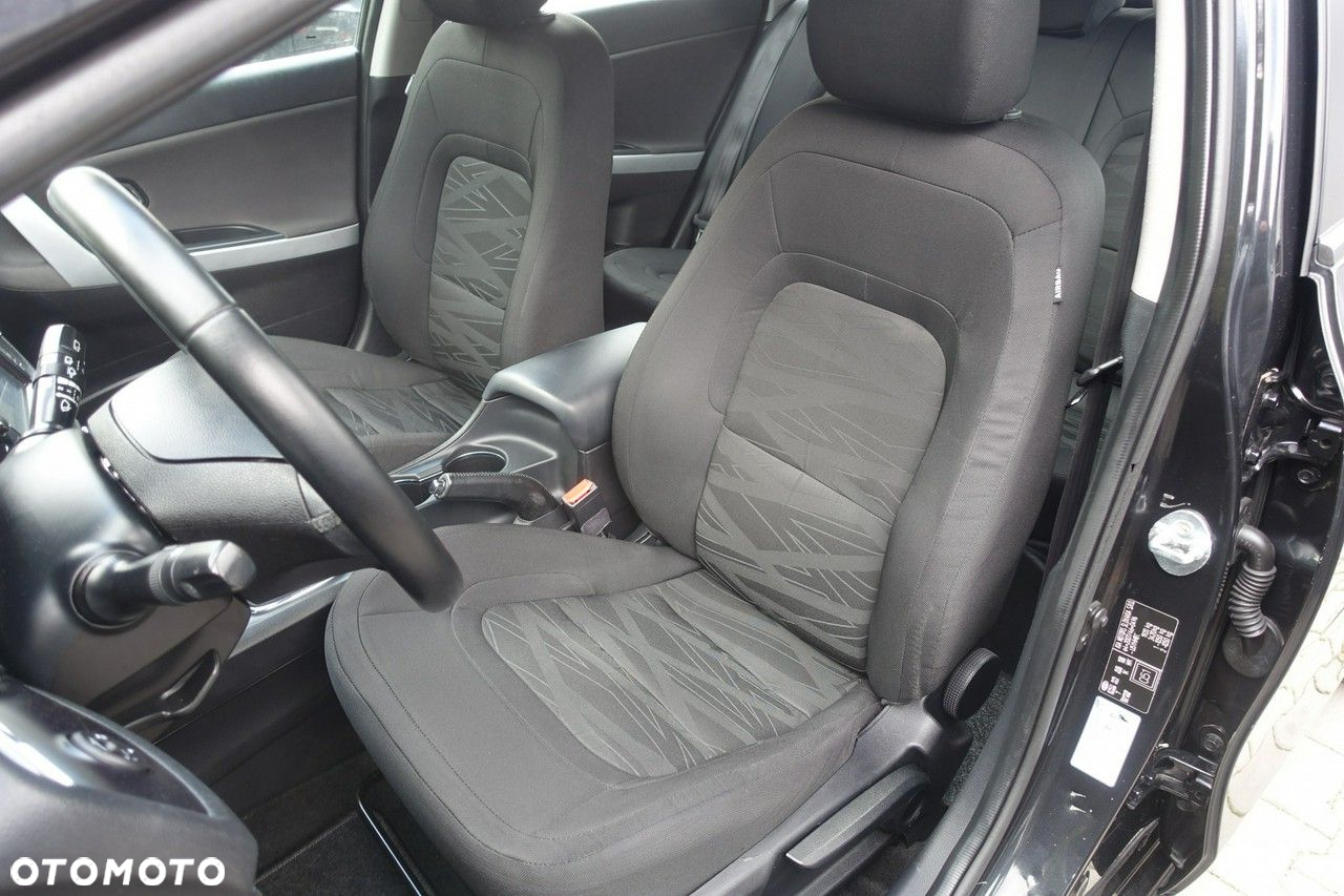Kia Ceed - 9