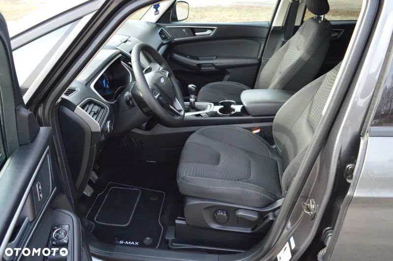 Ford S-Max - 17