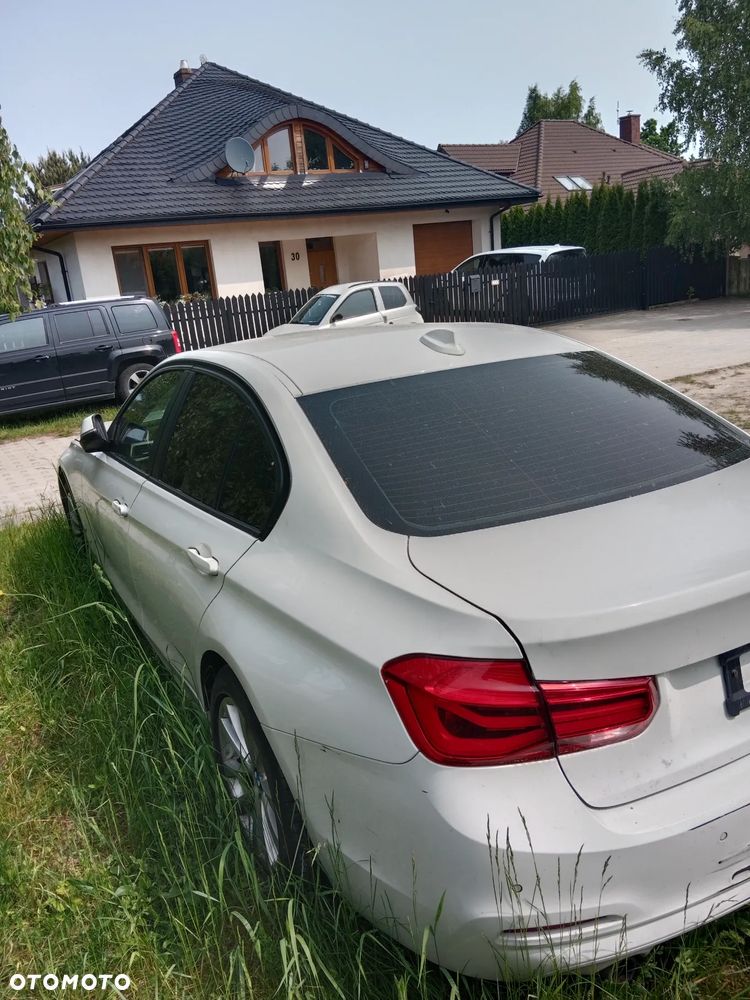 BMW Seria 3 320i Touring - 5