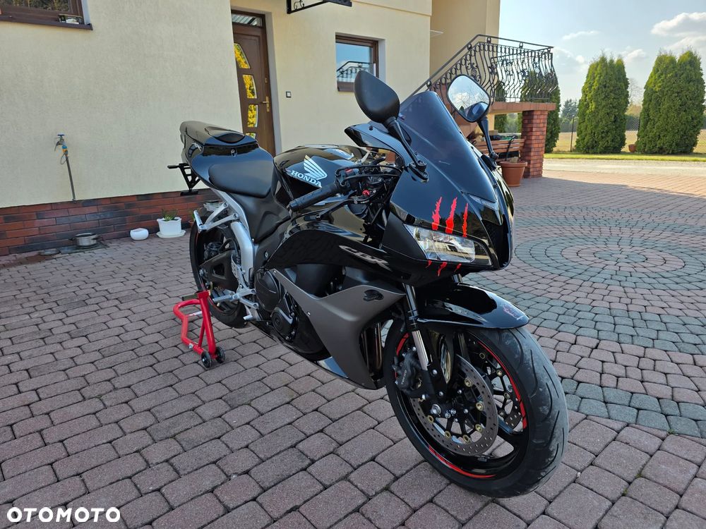 Honda CBR - 19