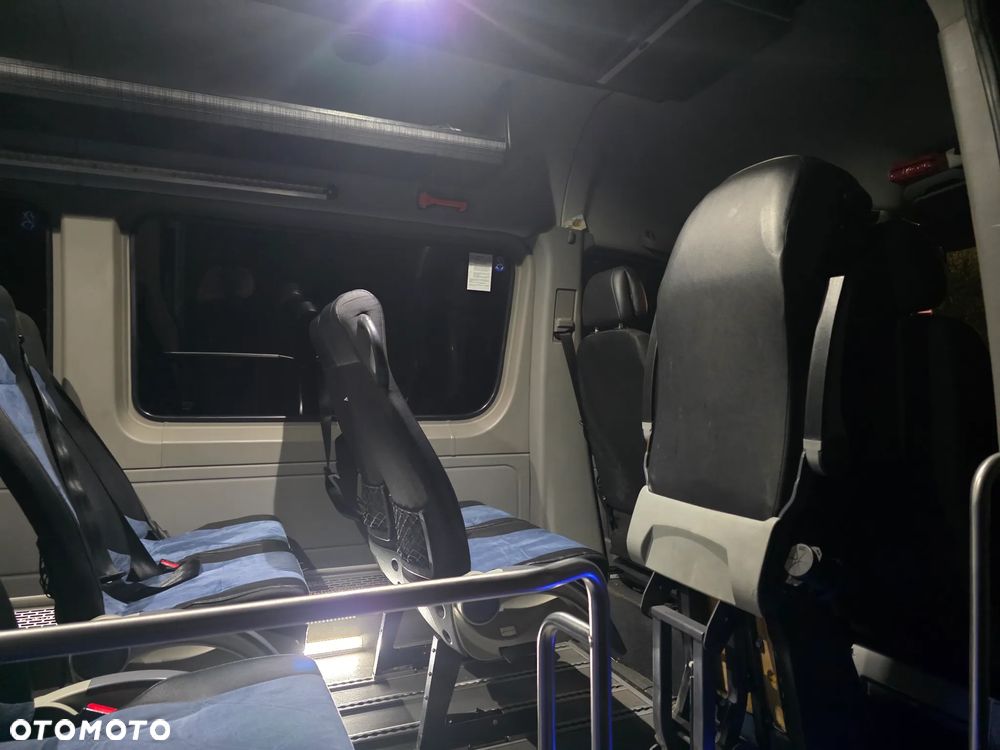 Mercedes-Benz Sprinter - 6