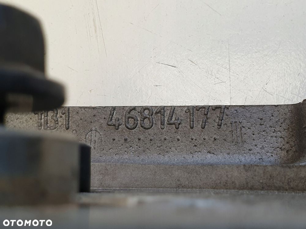 WAŁKI ROZRZĄDU Alfa Romeo 147 1.9 JTD _ pokrywa - 2