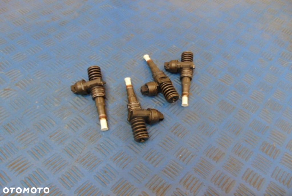 VOLKSWAGEN BORA 1.9D WTRYSKIWACZ DIESEL 4SZT KOMPLET 0414720215 - 1