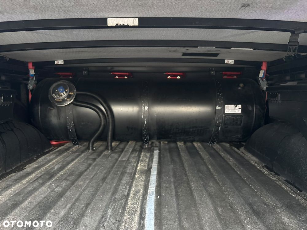 Dodge RAM 5.7 4x4 - 15