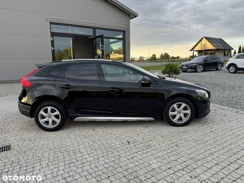Volvo V40 Cross Country - 9