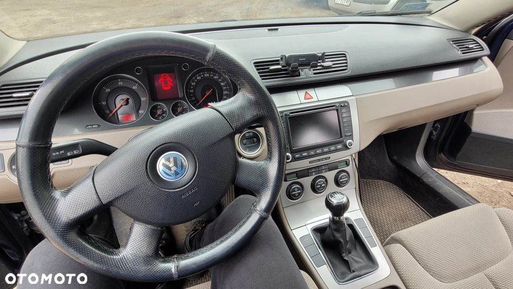 Volkswagen Passat 1.9 TDI Comfortline - 28