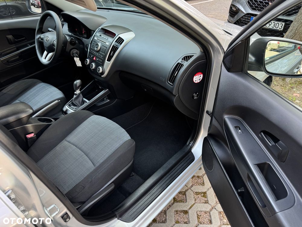 Kia Ceed 1.4 CVVT Attract - 18
