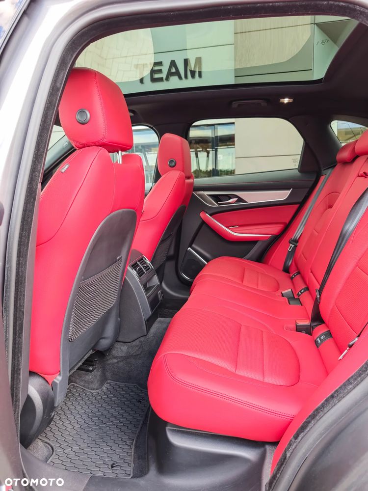 Jaguar F-Pace - 13