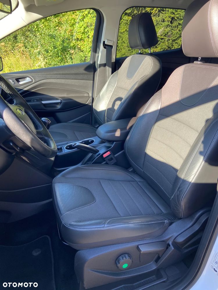 Ford Kuga 2.0 TDCi 4x4 Titanium - 21