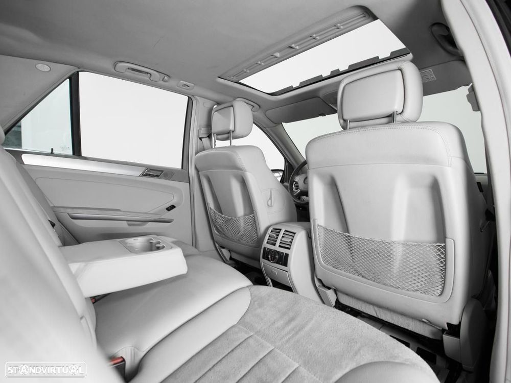 Mercedes-Benz ML 320 - 10