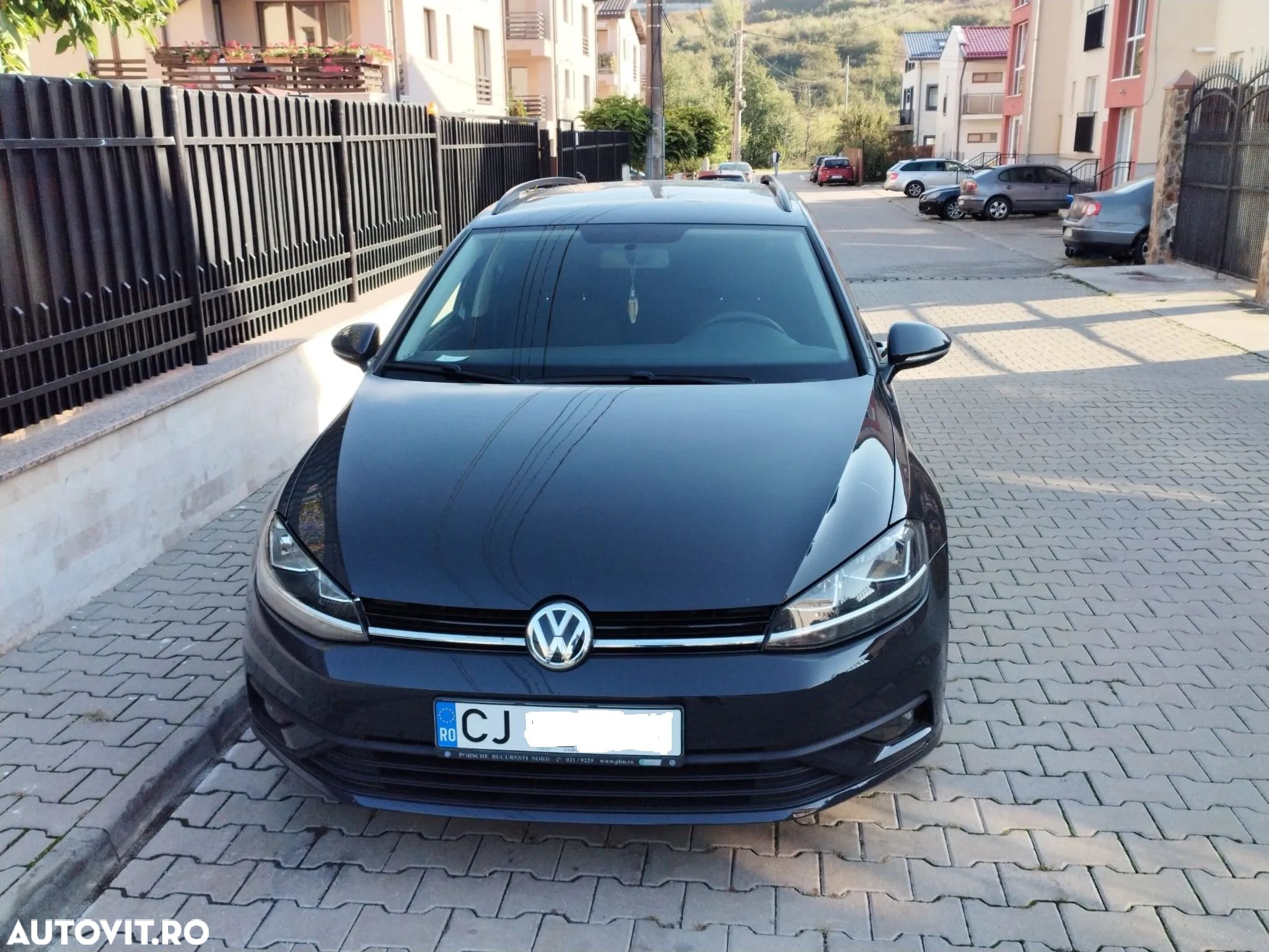 Volkswagen Golf 1.0 TSI Trendline - 1