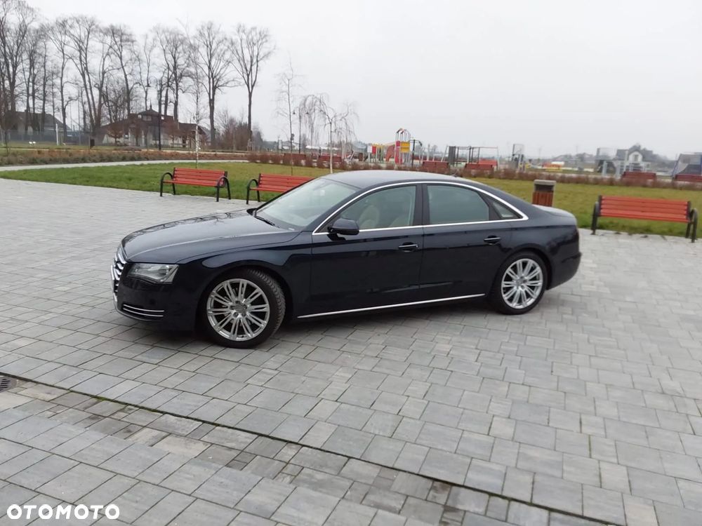 Audi A8 4.2 FSI Quattro - 1