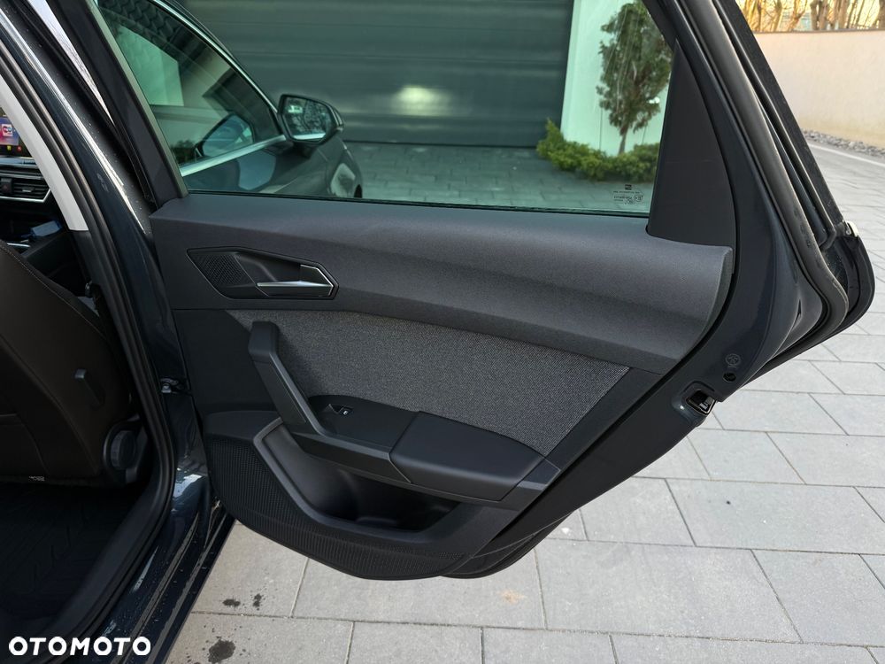 Seat Leon Sportstourer 2.0 TDI DPF DSG Xcellence - 34