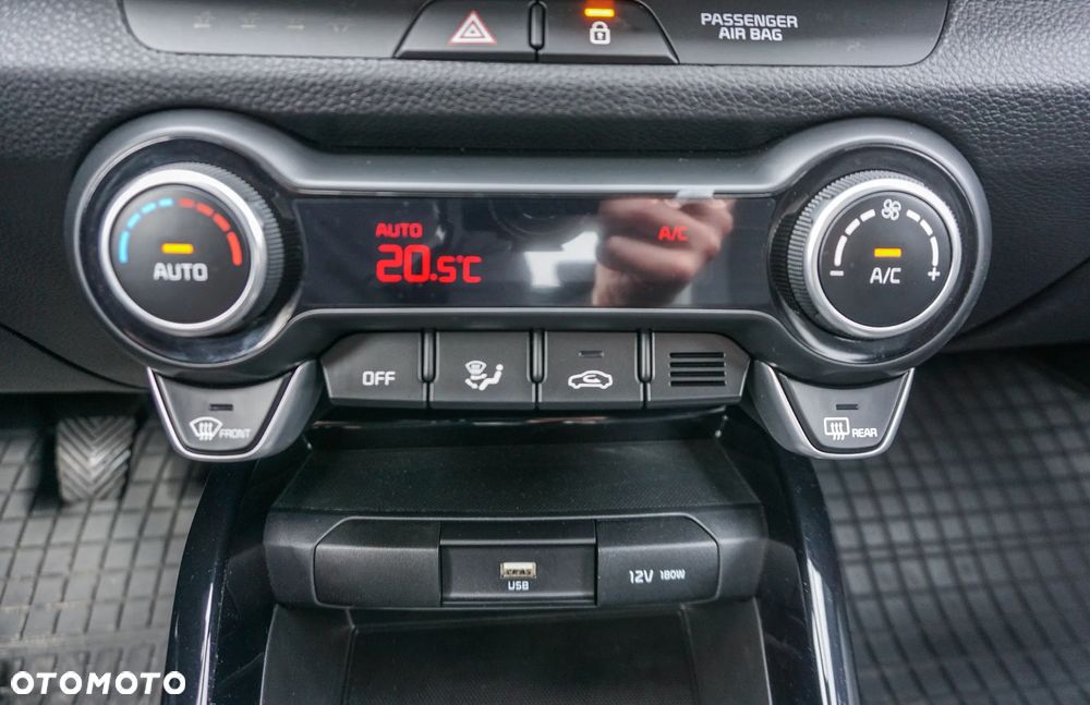 Kia Stonic 1.2 L - 22