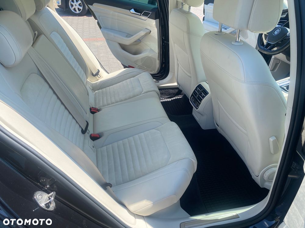 Volkswagen Passat 2.0 TDI (BlueMotion Technology) DSG Highline - 25