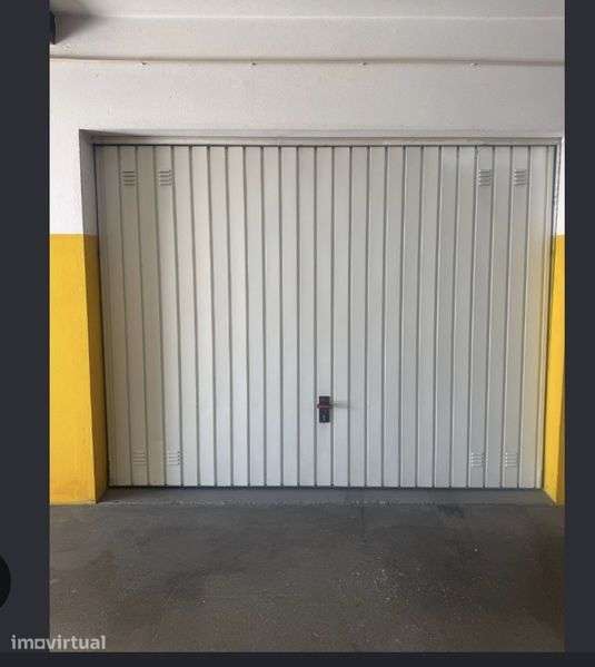 Aluga-se Garagem  em fafe